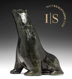 9" Sitting Bear by Elite Carver Nuna Parr *Patience*